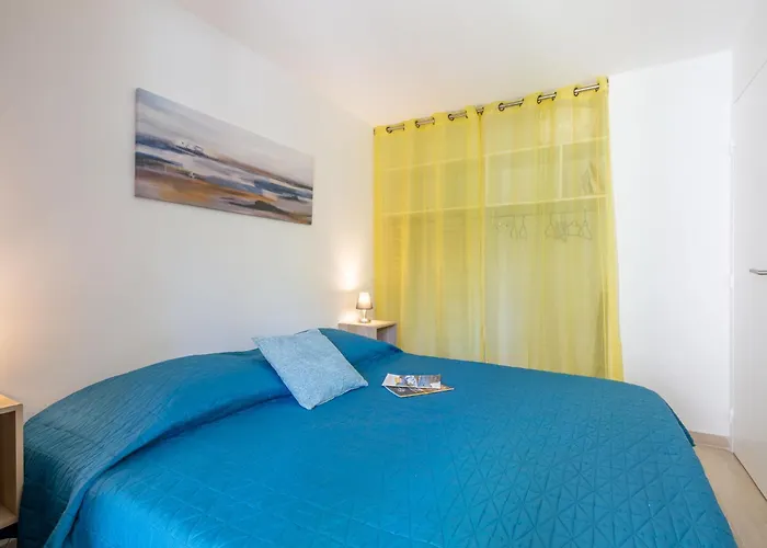 Domaine Du Preconil-5 By Interhome Lejlighed